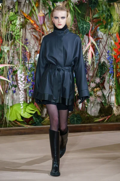 Look 2